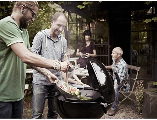 Barbecue a Carbonella Master-Touch 57 cucina ...