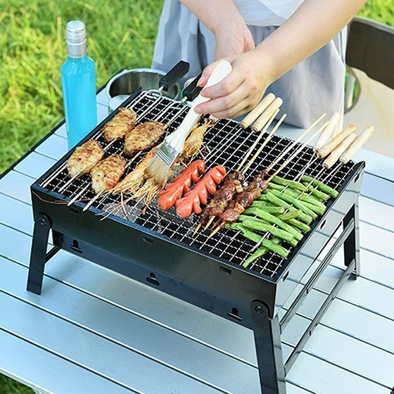 Barbecue a carbone portatile struttura ...