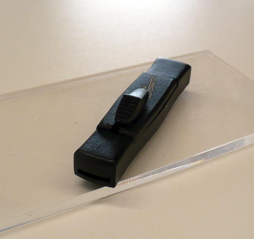 Coltello a scatto caratteristiche ...