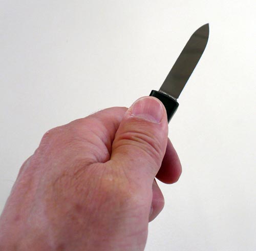 Coltello a scatto utilizzo ...