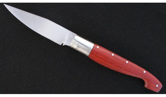struttura del Coltello con manico rosso ...