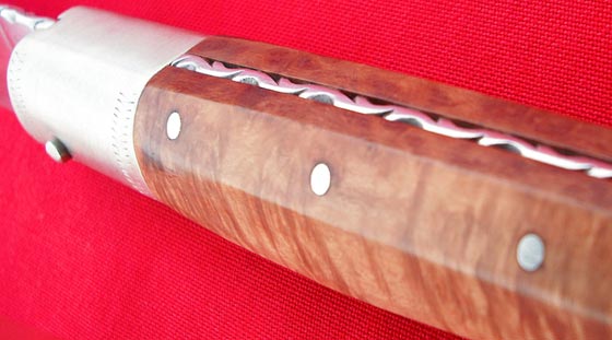 manico del Coltello con manico rosso ...