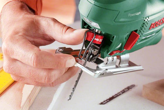 SDS Bosch per la rapida sostituzione della lama con una sola mano del Seghetto Alternativo Bosch Laser ...