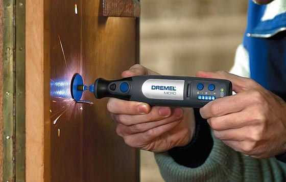 taglio ferro del multiutensile Dremel Micro ...