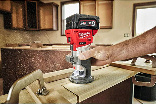 Fresatrice Milwaukee M18 FTR-OX funzionamento macchina ...