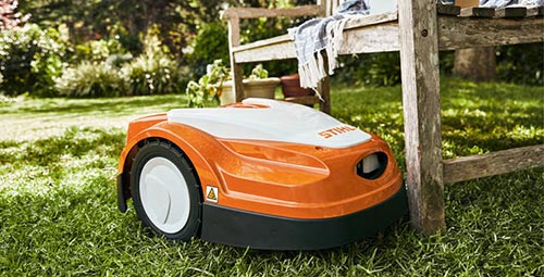 Robot tosaerba Sthil caratteristiche taglio erba ...