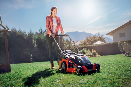 Tagliaerba a batteria Heinhell GE-CM 43 utilizzo macchina ...