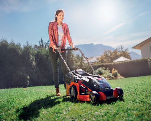 Tagliaerba a batteria einhell GE-CM 43 funzionamento taglio erba casa ...