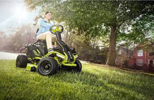 Trattorino tagliaerba Rider a batteria Ryobi RY48RM76A utilizzo ...